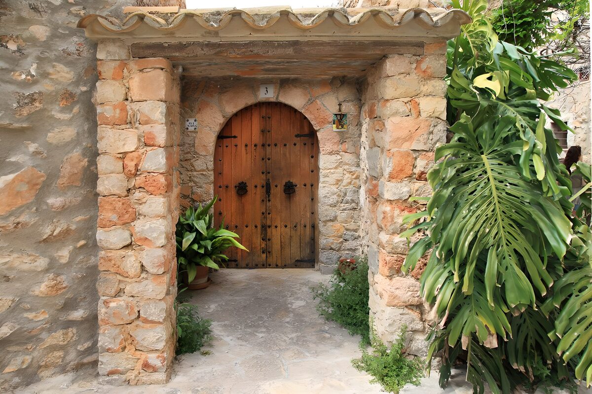 OCCOM9904203: Rustic Stone Archway Entrance