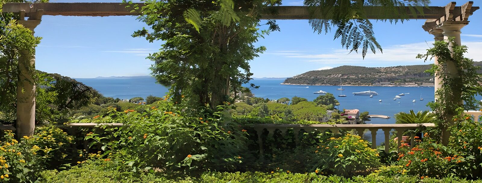 OCCOM5425732: Serene Coastal Garden View