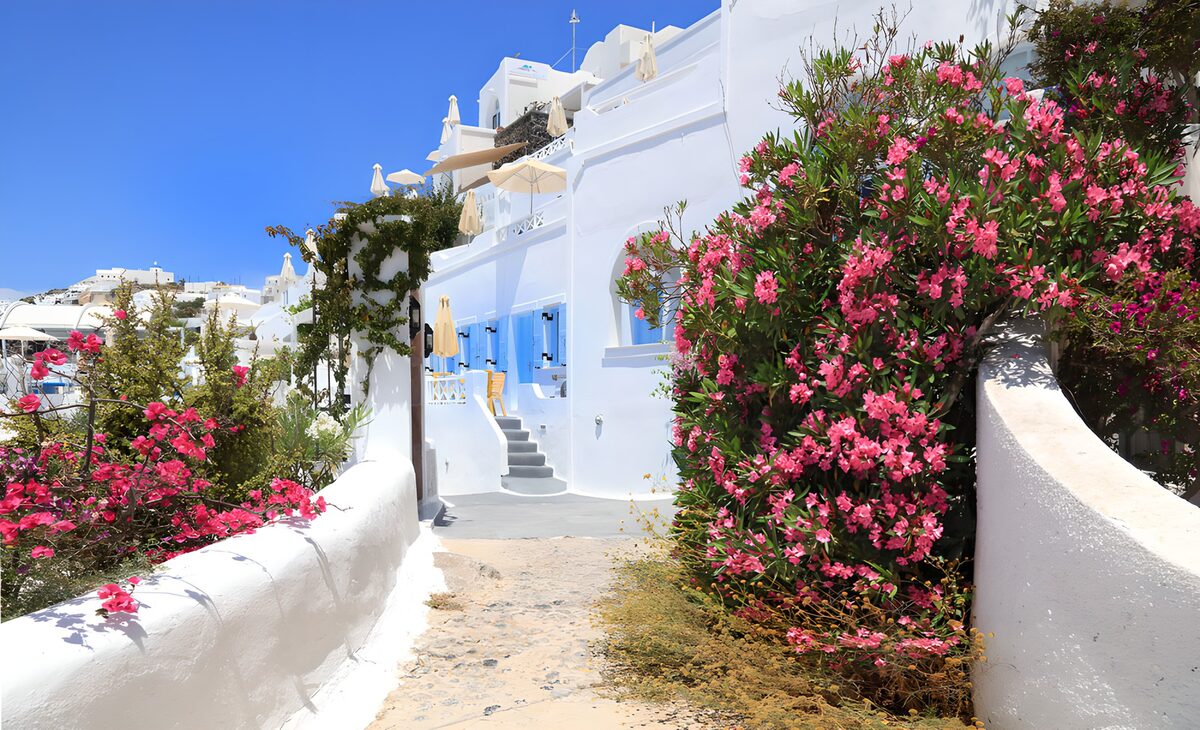 Serene Walkway in Santorini’s Charm