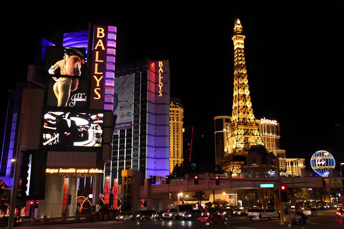 OCCOM7178251: Night Lights of Las Vegas