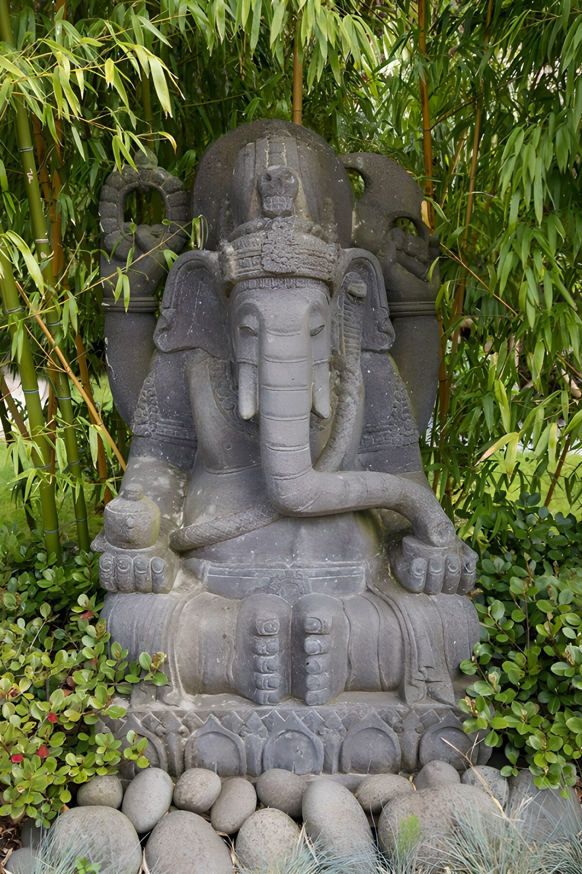 OCCOM6171117: Serene Ganesha Sculpture in Nature