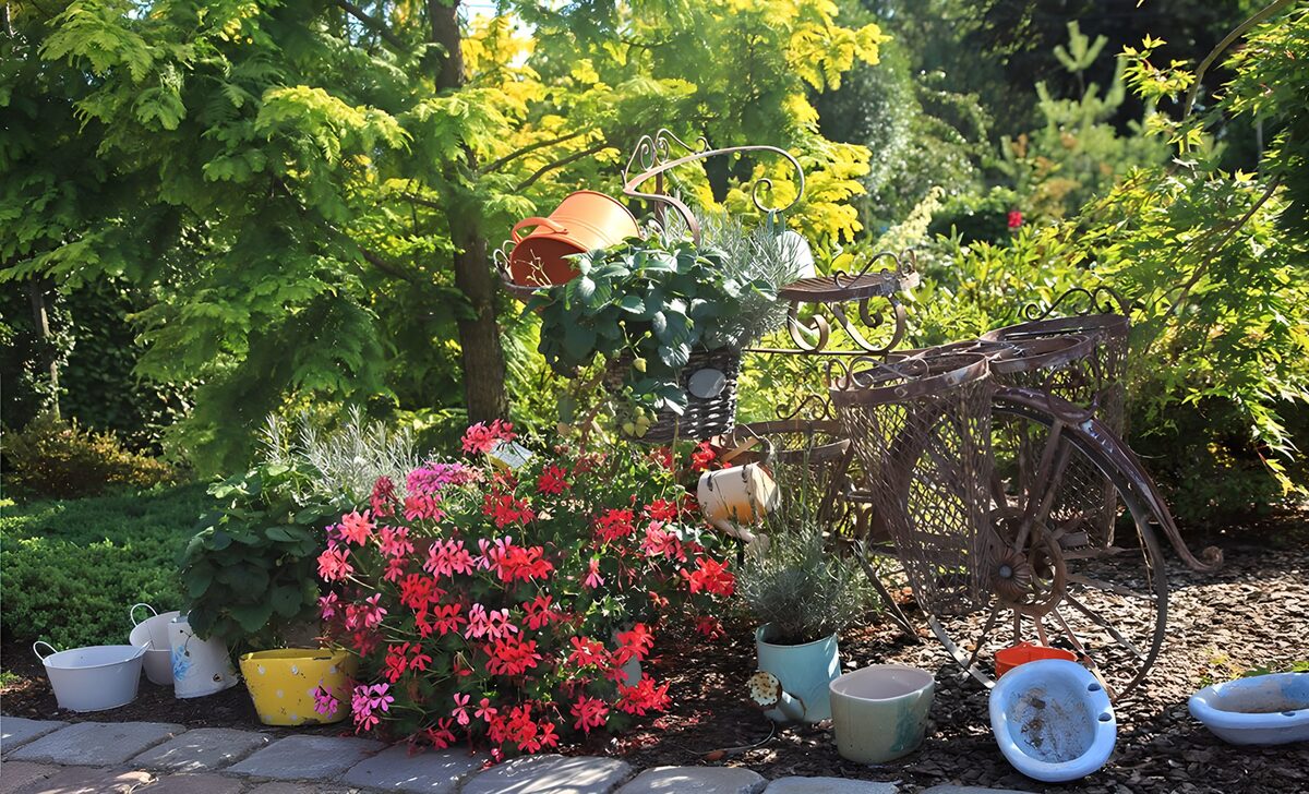 OCCOM7726092: Vintage Bicycle Garden Decor