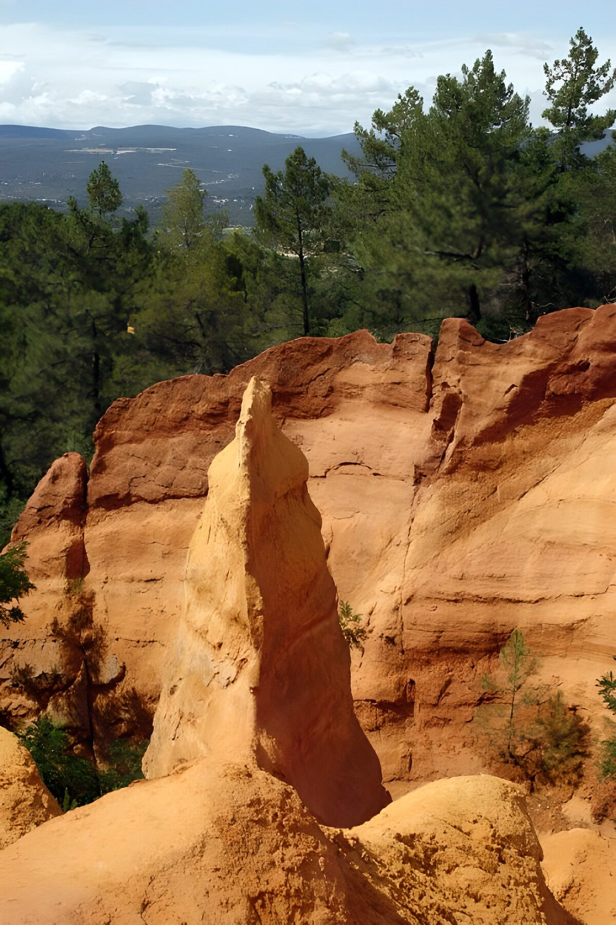 OCCOM3397220: Towering Rock Formation in Nature