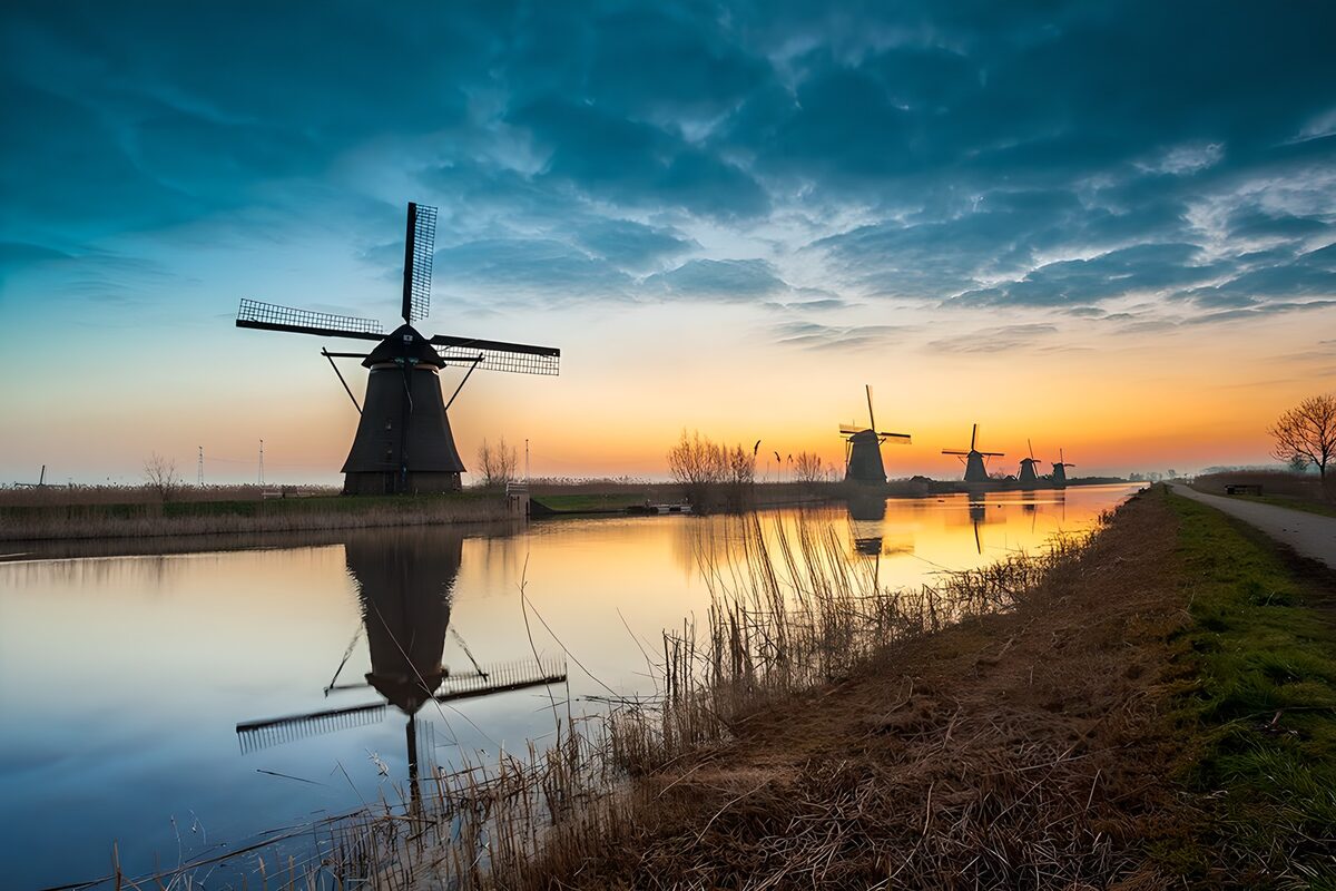 OCCOM1000096: Tranquil Dutch Windmill Sunset