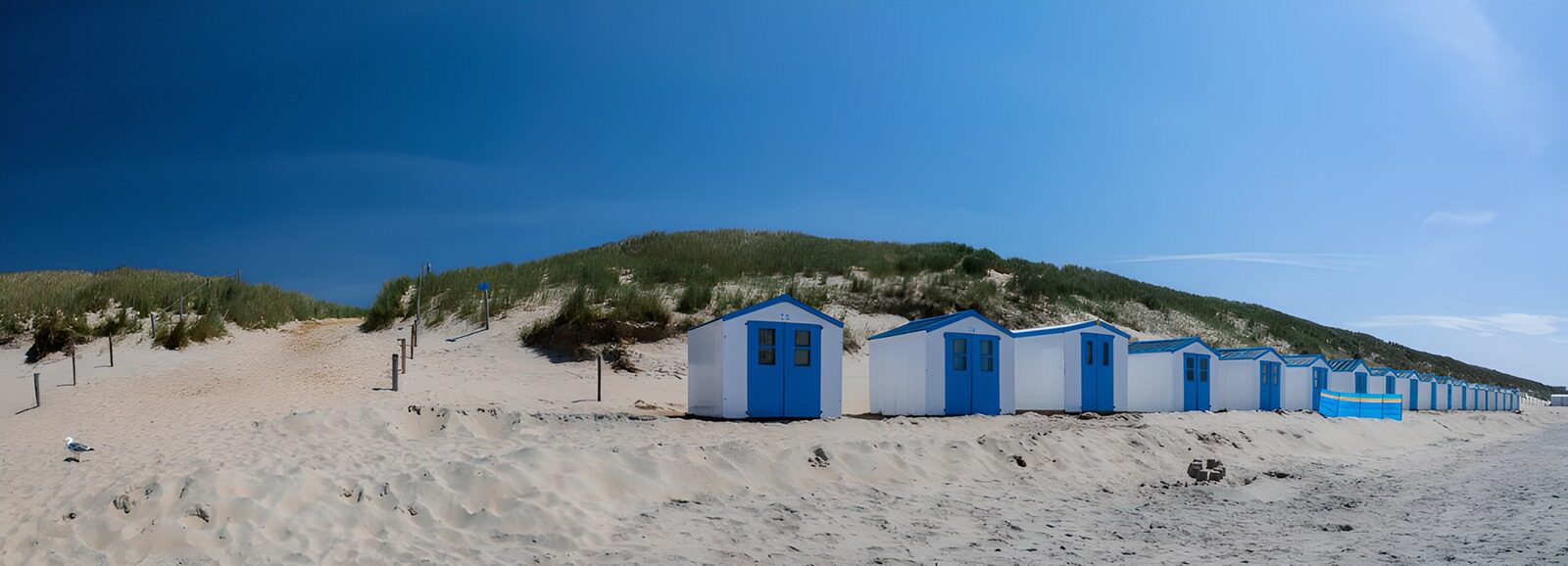 OCCOM7394742: Coastal Beach Huts by the Dunes