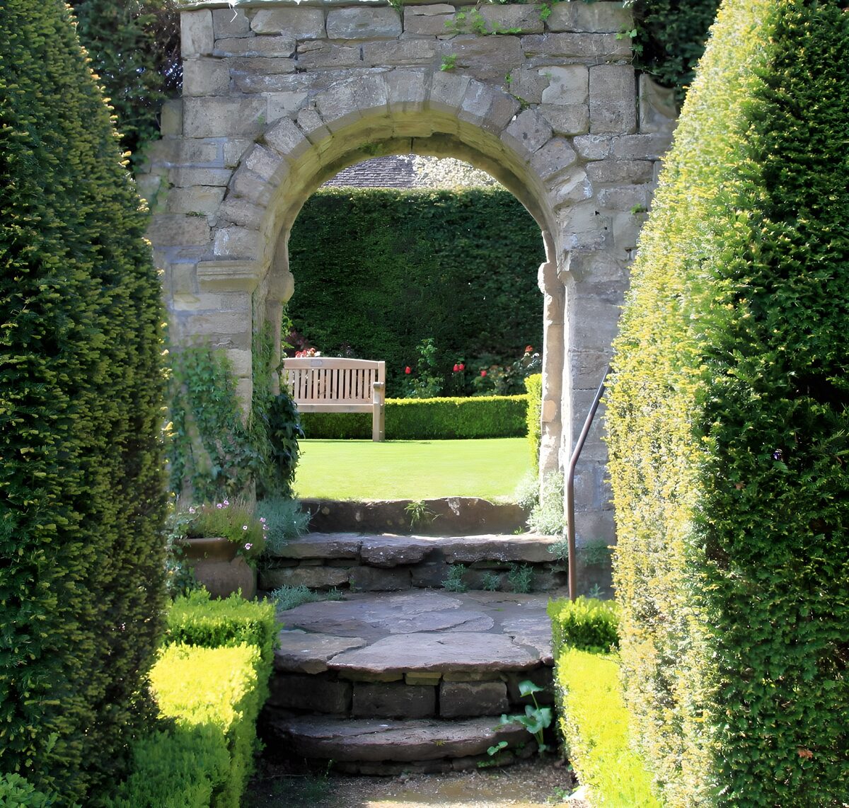 OCCOM7052447: Serene Garden Gateway