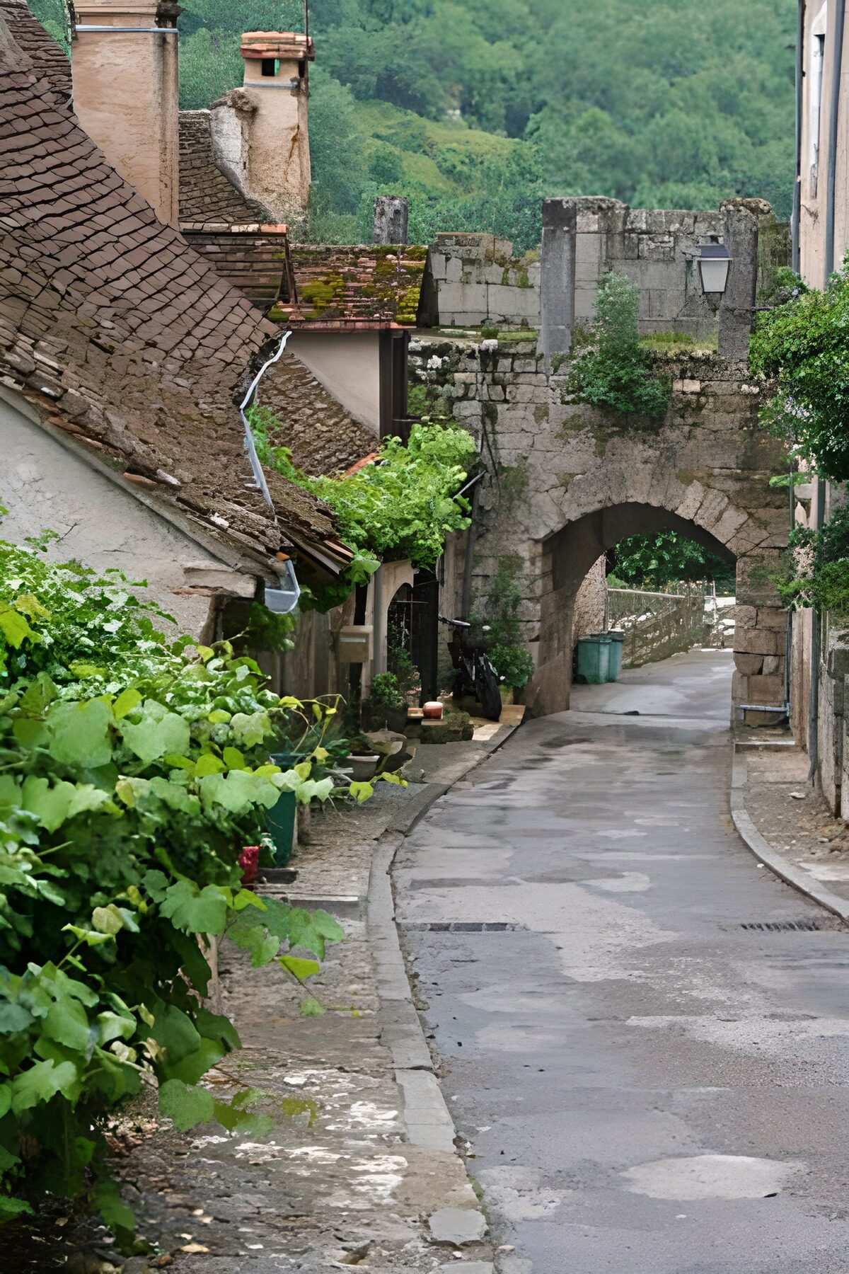 OCCOM3088742: Charming Old Village Street