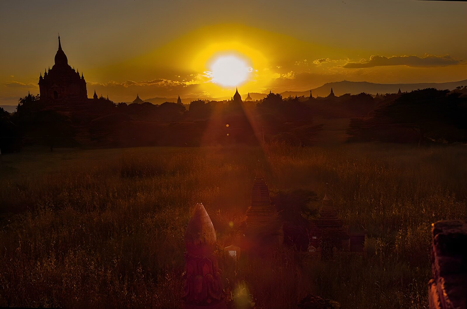 OCCOM3447490: Breathtaking Sunset Over Ancient Temples