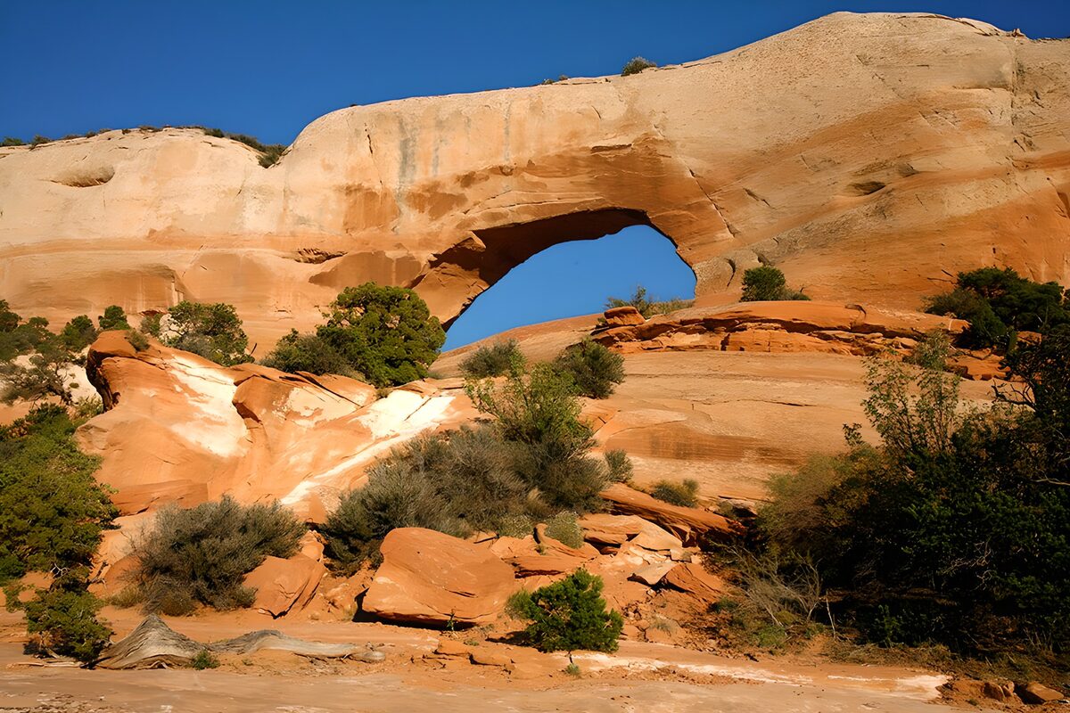 Natural Stone Arch in Desert Landscape