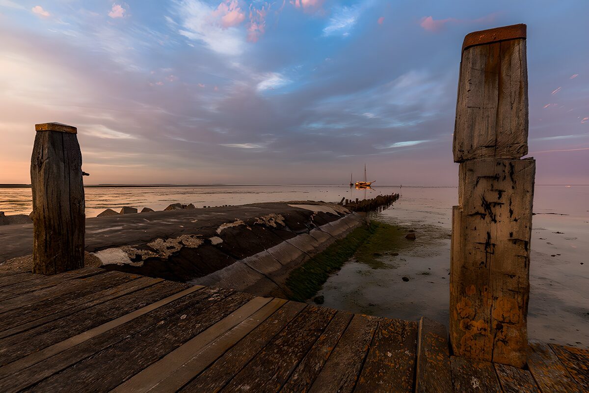 OCCOM5640648: Tranquil Twilight at the Pier