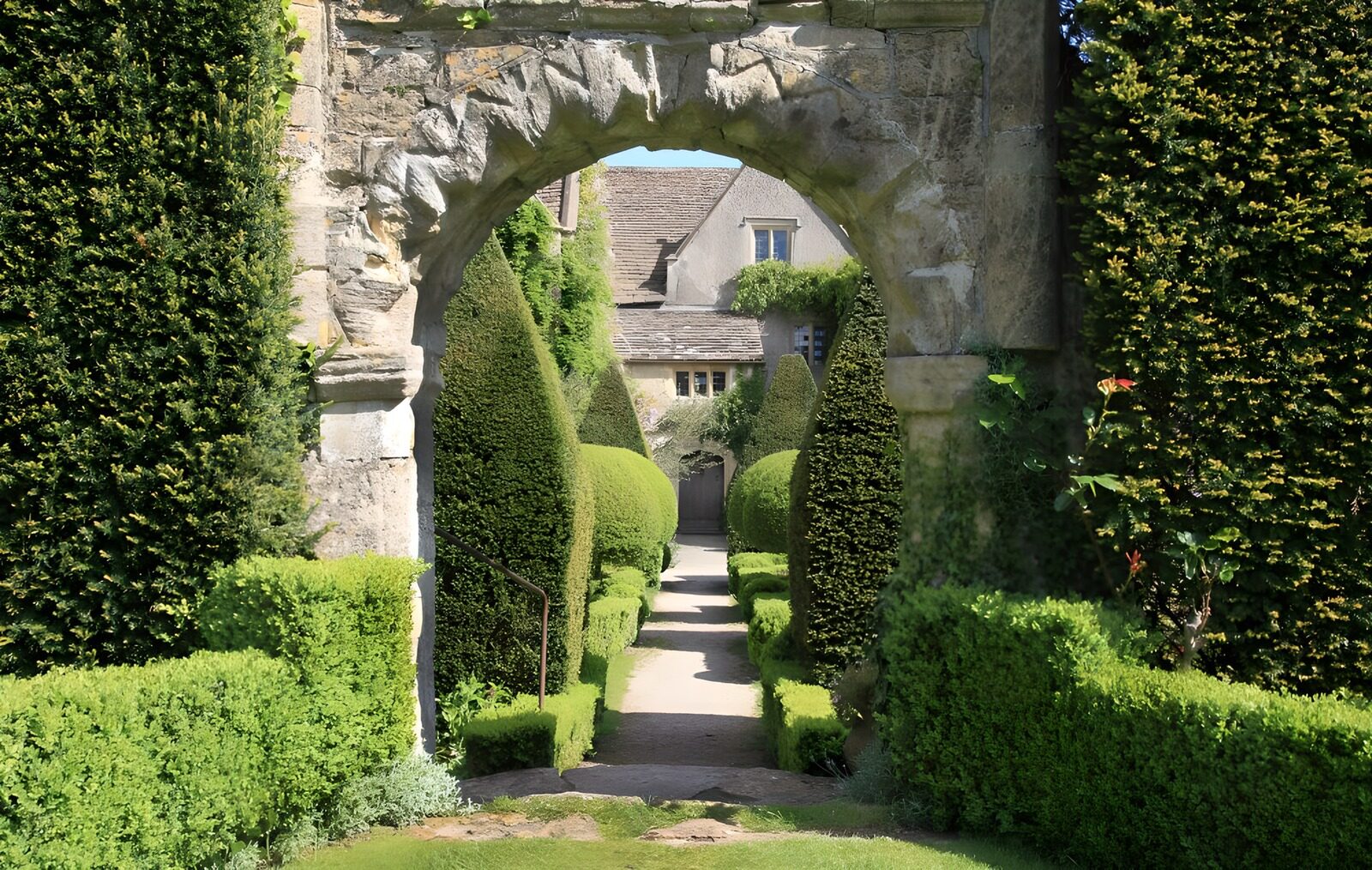 OCCOM2069267: Tranquil Garden Archway