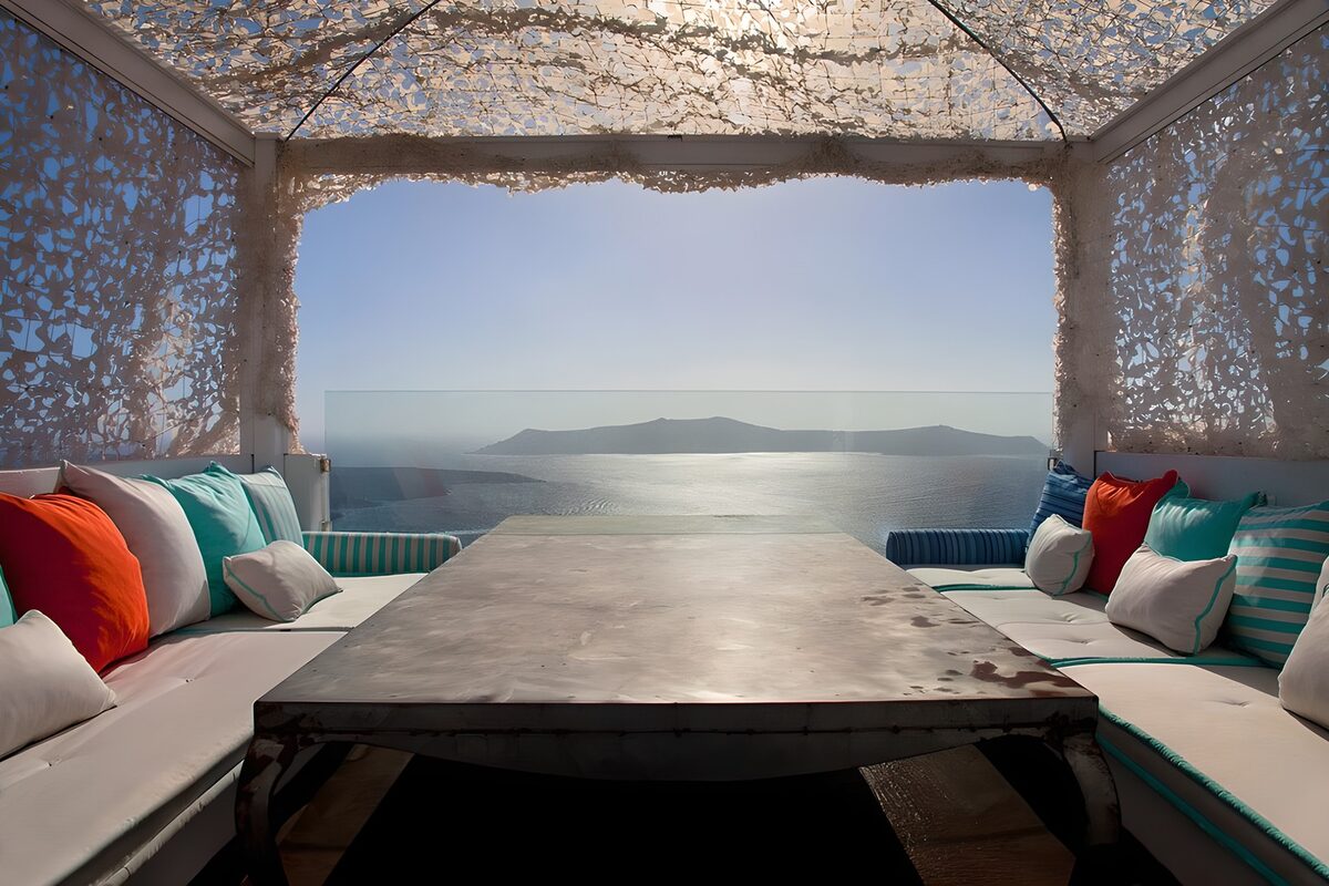 OCCOM9845639: Serene Seaside Lounge