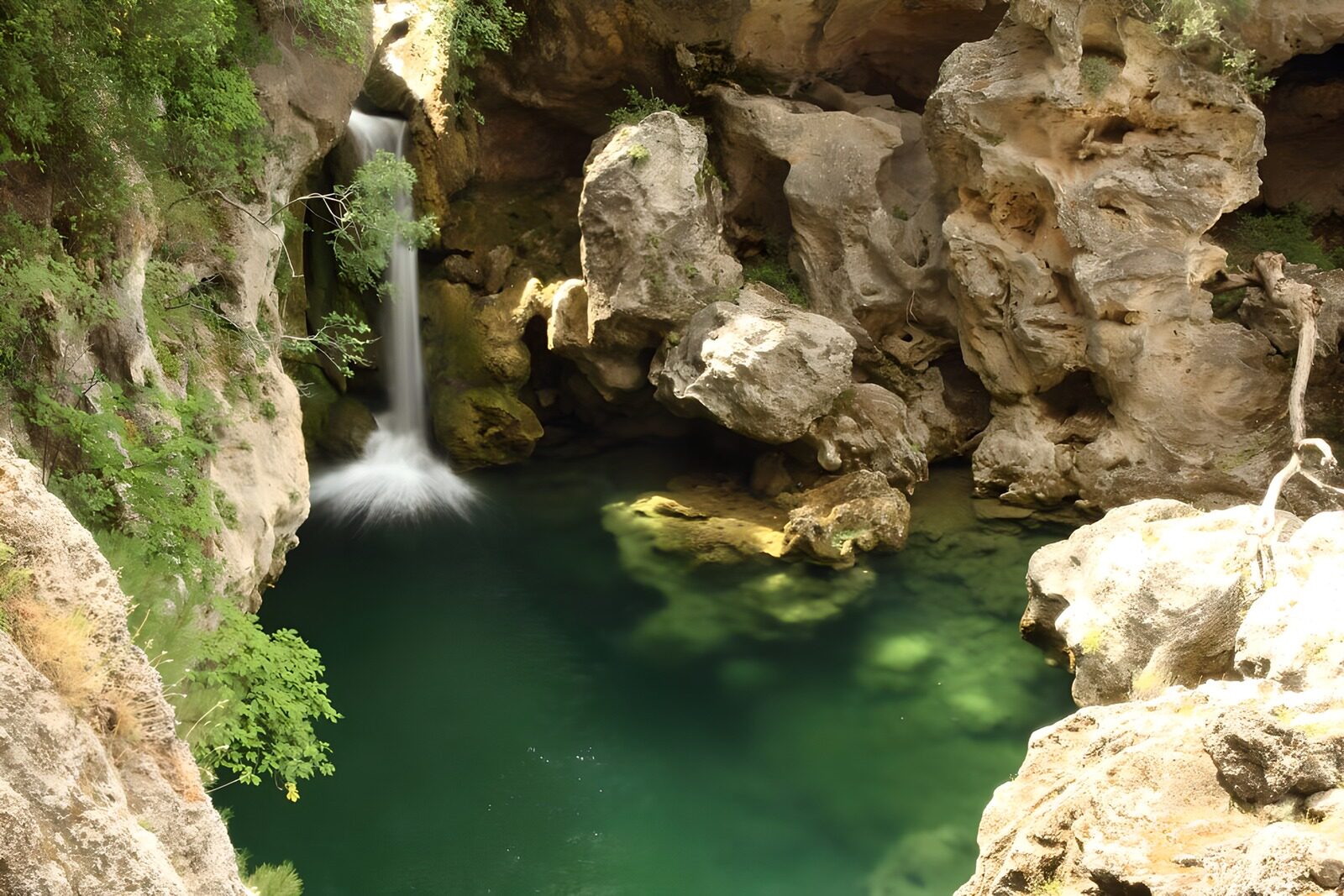 OCCOM6603532: Hidden Oasis with Waterfall