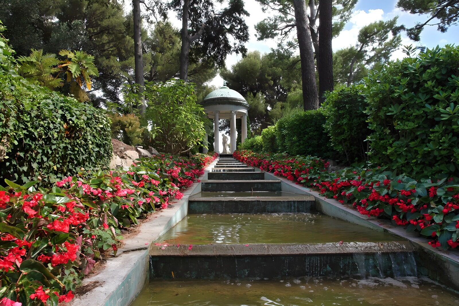 OCCOM9480457: Tranquil Garden Waterfall