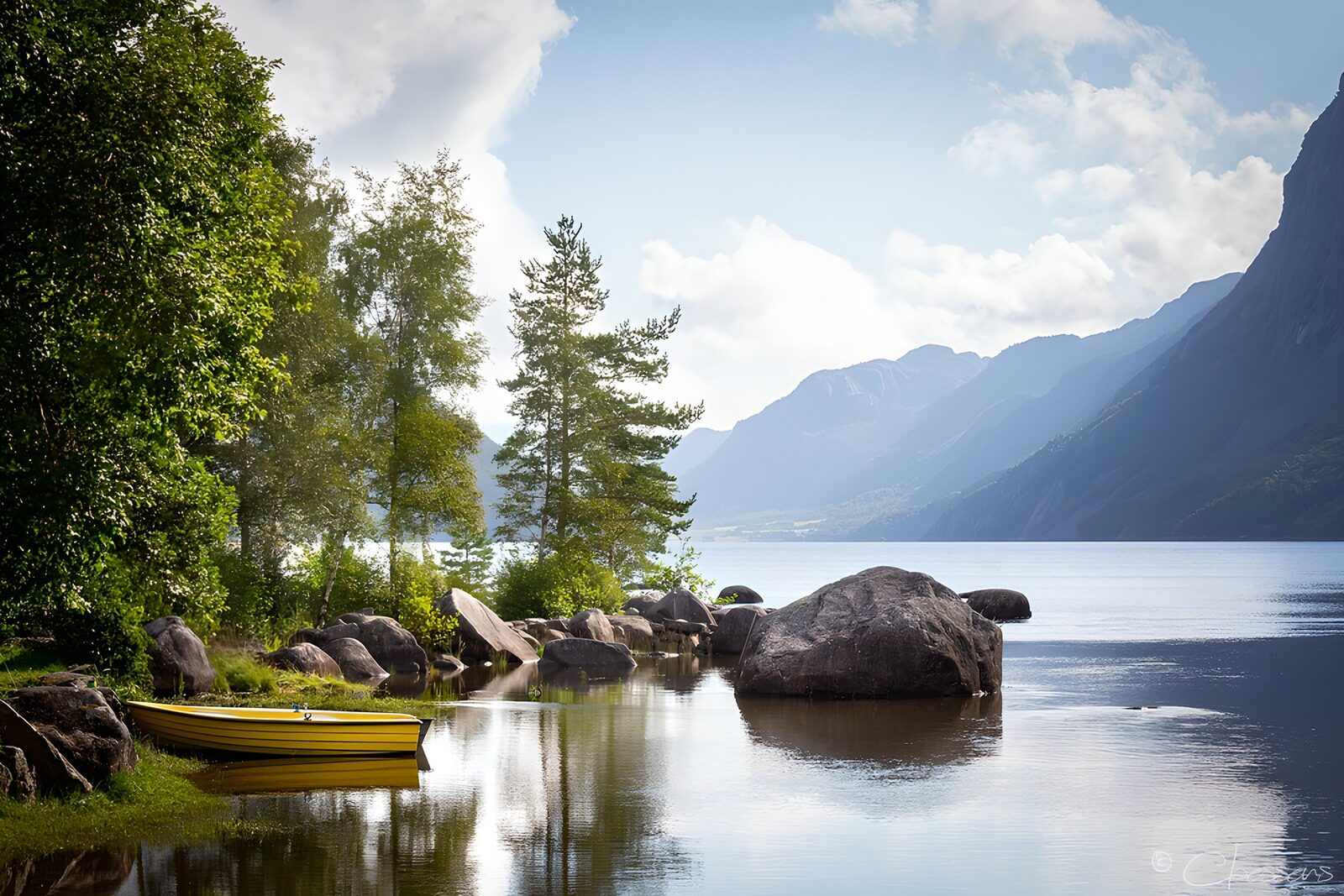 OCCOM3300698: Tranquil Lakeside Serenity