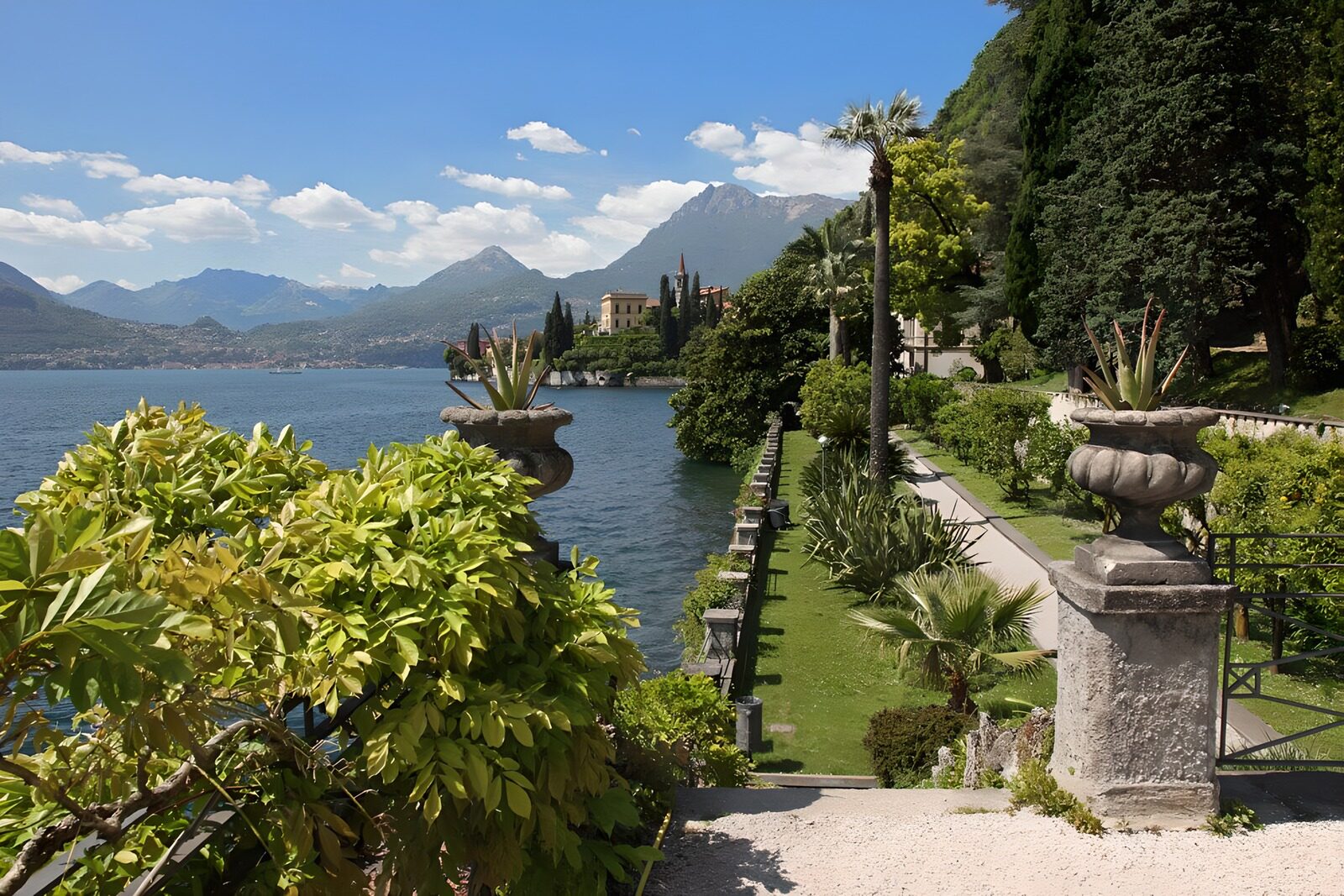 OCCOM3759760: Serene Lakeside Escapade in Italy