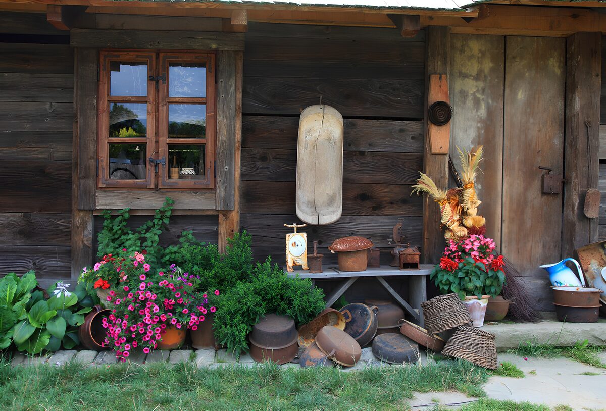 OCCOM4378523: Rustic Charm at the Old Cabin