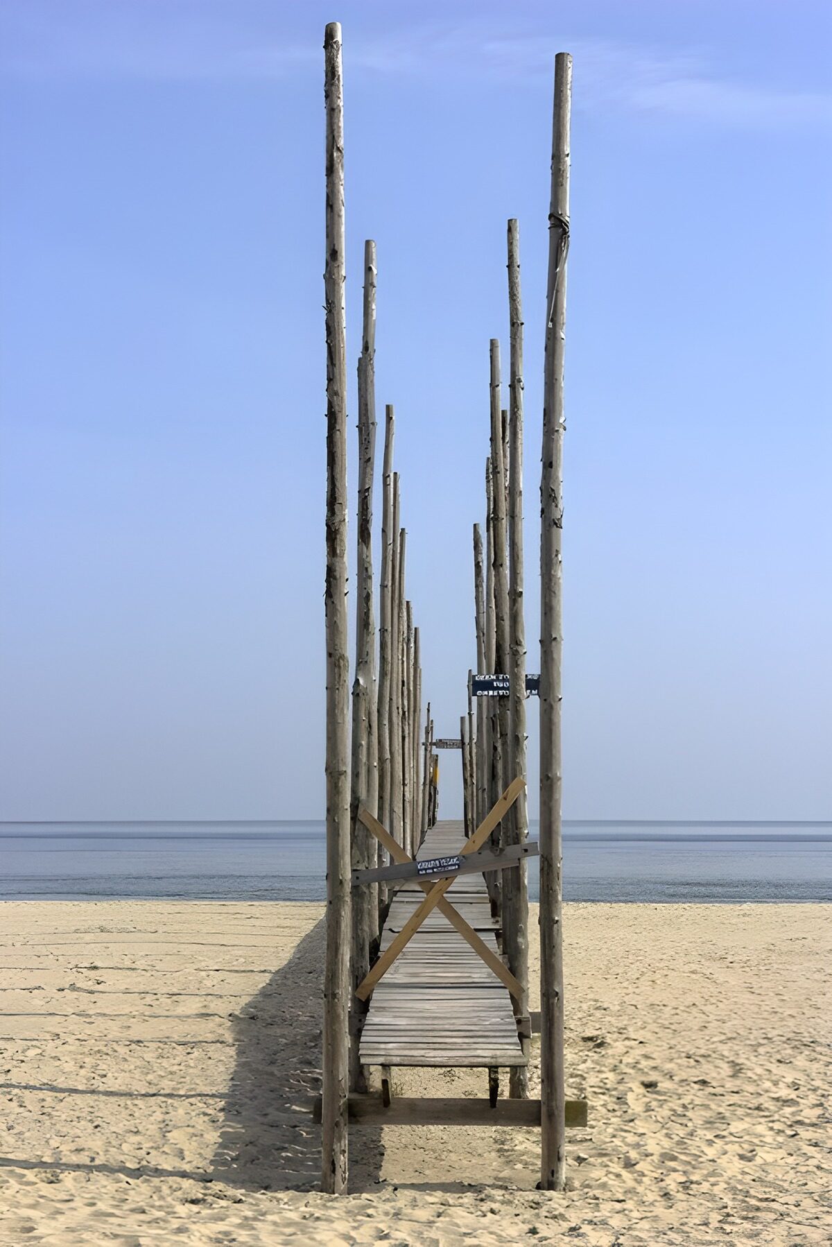 OCCOM4122101: Tranquil Beach Walkway